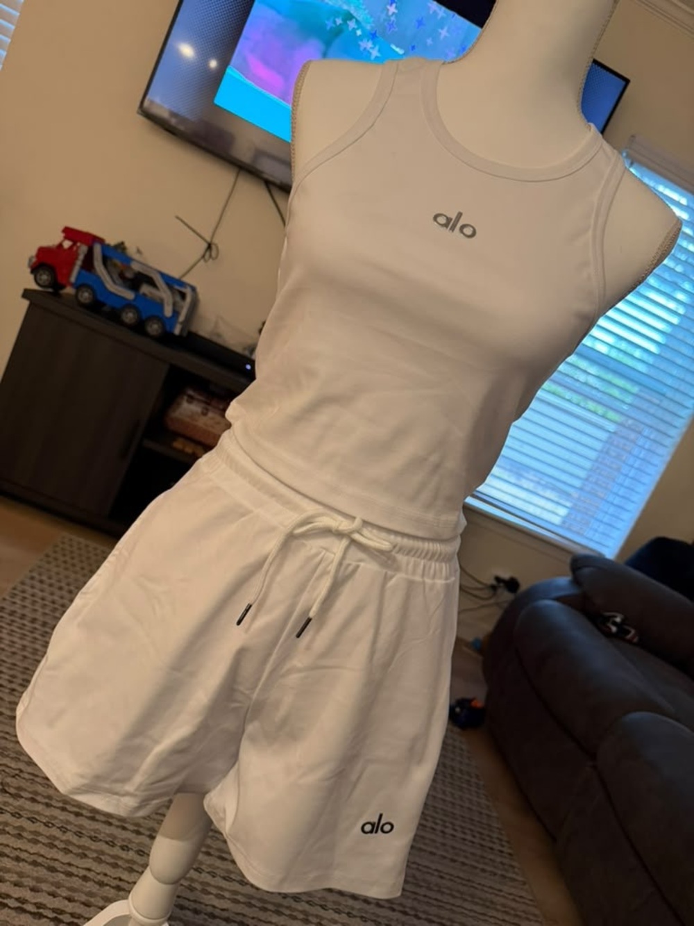 ALO Yoga White Women's Athletic Drawstring Shorts